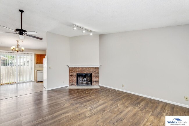 Photo - Showings starting 01/09!