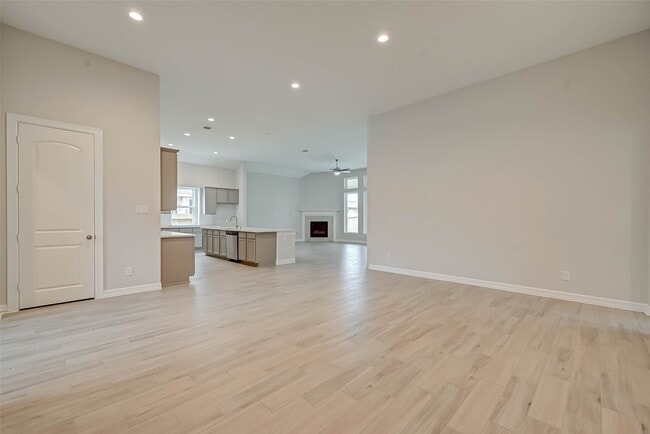 Photo - 2211 Flamenco St