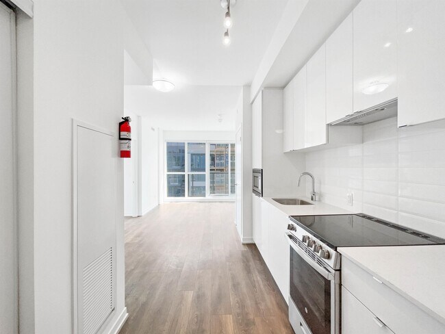 Photo - 49 E Liberty St