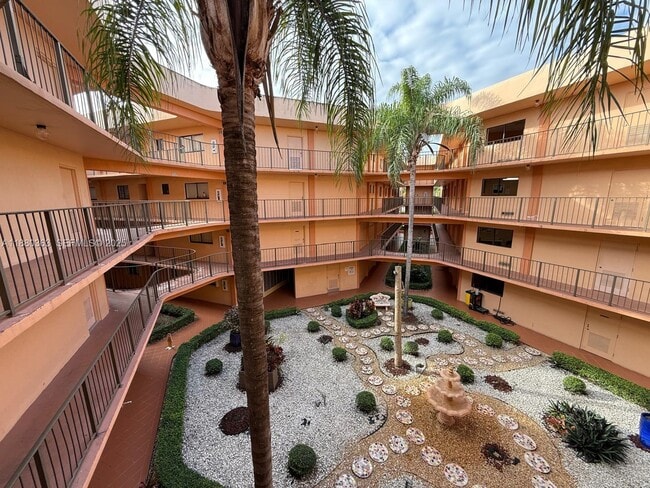 Building Photo - 8600 SW 133rd Avenue Rd Unit 310