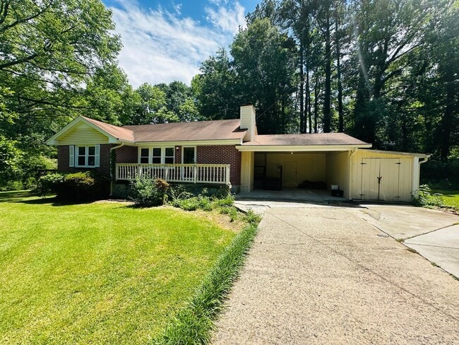 Building Photo - Fantastic Full Brick Ranch