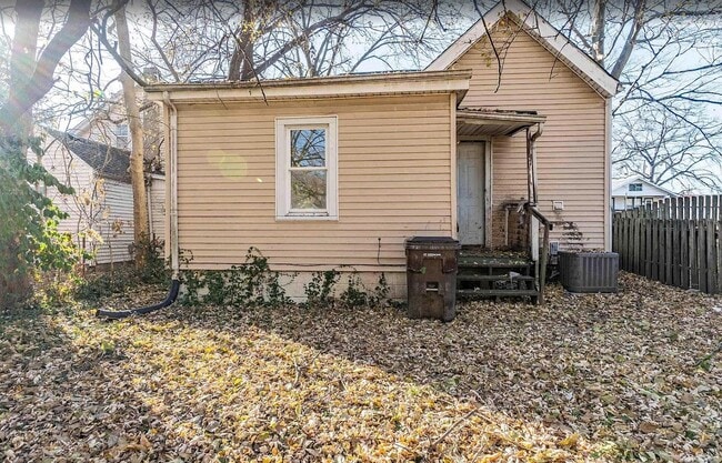 Photo - 2410 N Ellis St