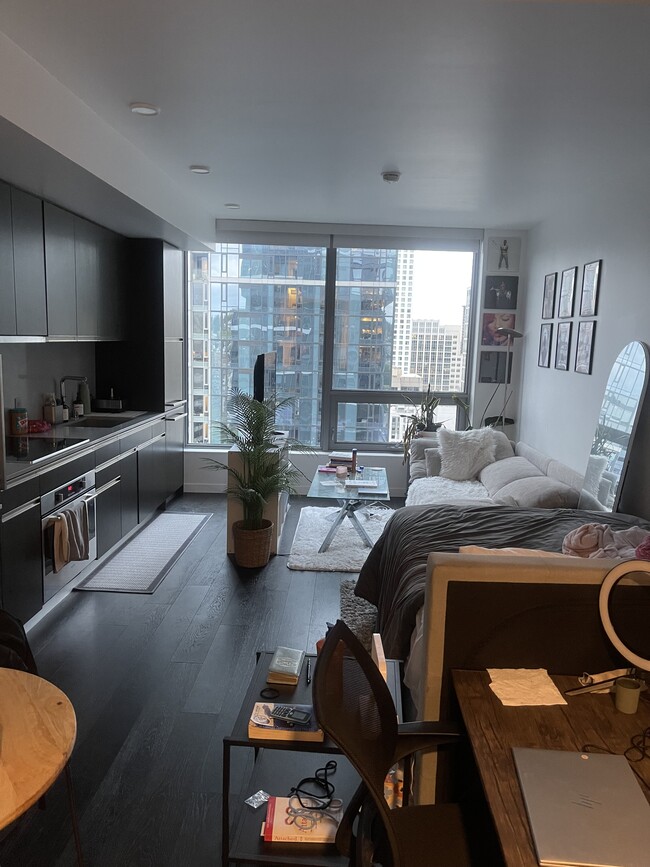 Living Area - 1808 Minor Ave Unit 2504