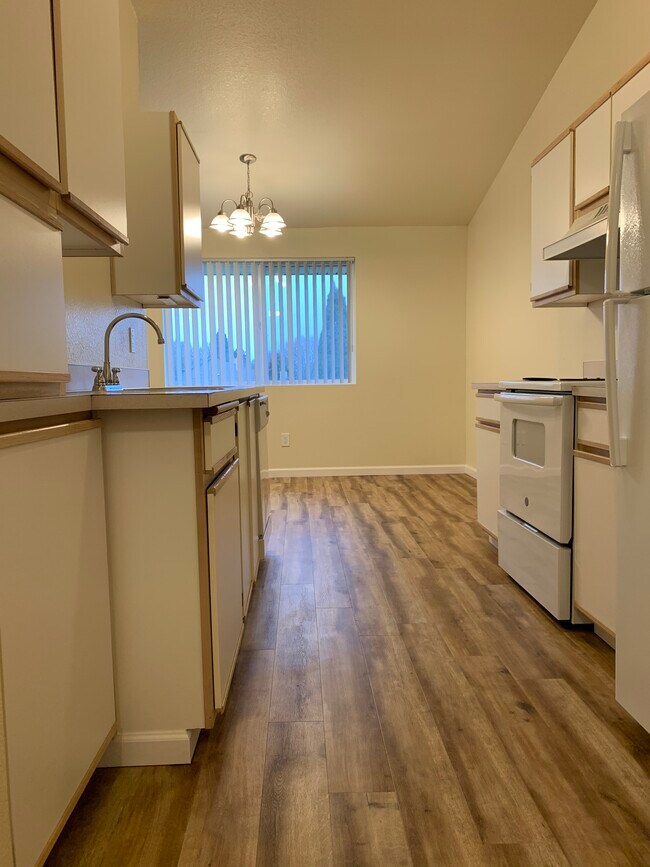 Photo - Saddle Club Apartments