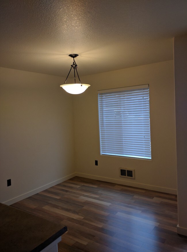 Photo - Willow Crest