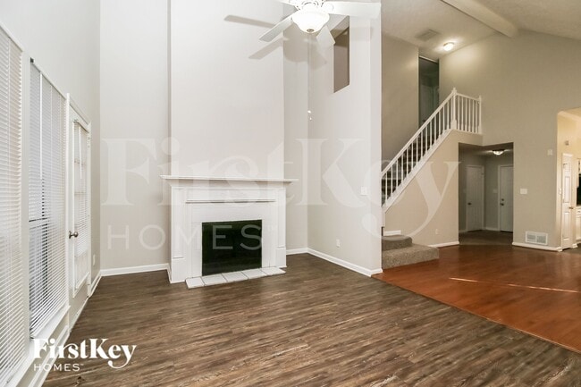 Photo - 852 Shore Dr