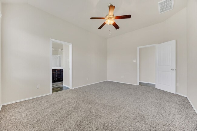 Photo - 5227 Victoria Lndg Trl