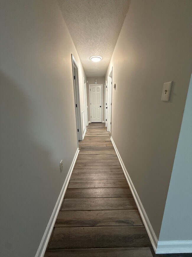 Photo - 307 Courtney Dr