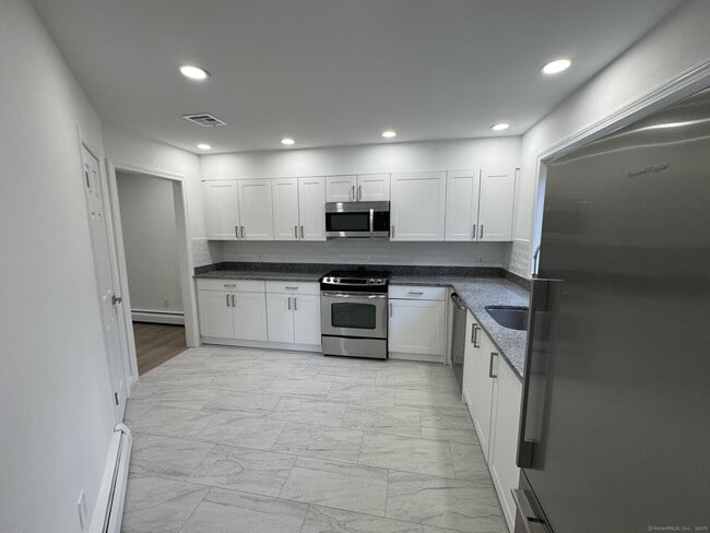 Photo - 4 Earls Ct Unit C