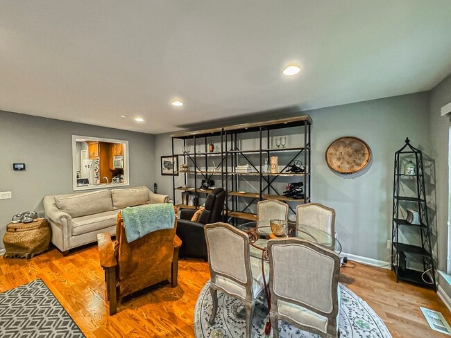 Photo - Light-filled and Spacious 3 Bed 2 Bath Tow...