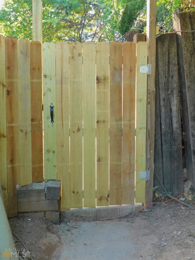 Photo - 7560 Taylor Rd