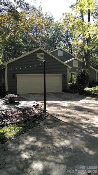 Photo - 433 Raintree Dr