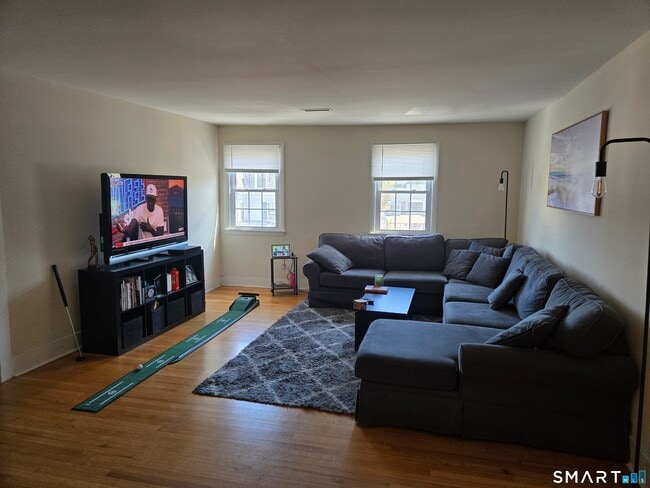 Photo - 1118 Main St Unit Apt 1