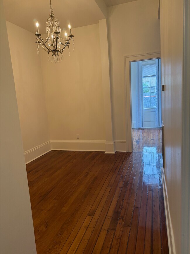 Living room - 4223 Prytania St Unit Apt D