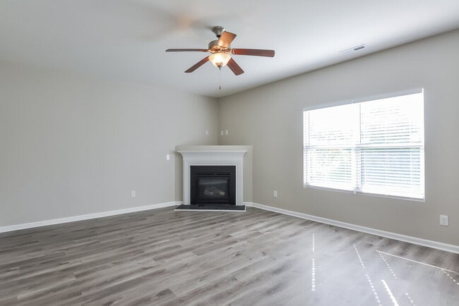 Photo - 3728 Amistad Ln