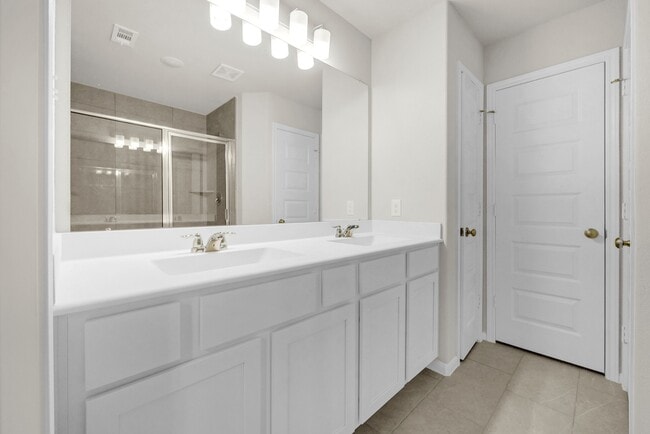 Photo - 5606 Hyde Park Dr