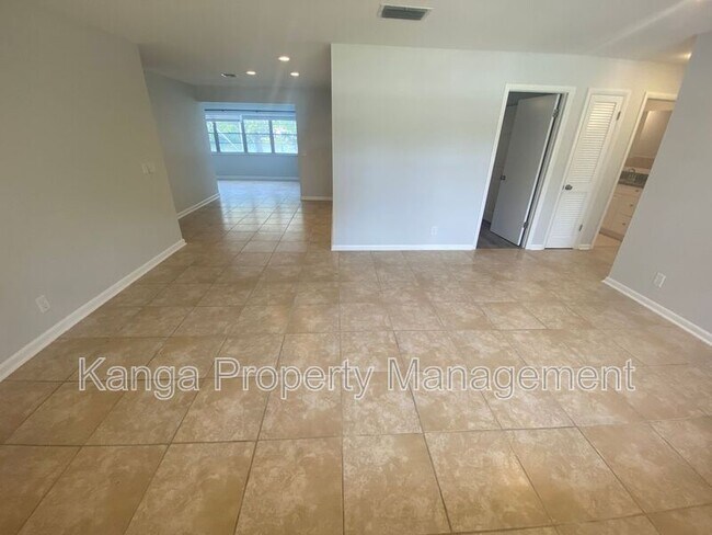 Photo - 1317 Willow Rd