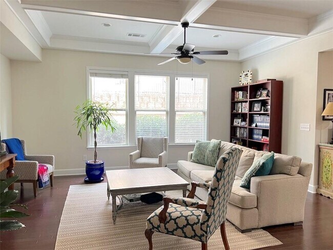 Photo - 5527 Parkerton Ln
