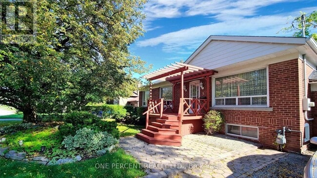 Photo - 9 Kingsmere Crescent