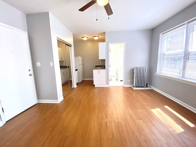 Photo - 4241 N Kenmore Ave Unit 207