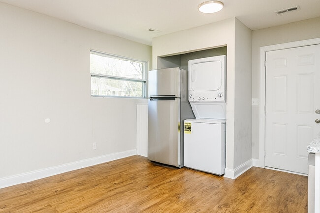 Photo - NEWLY RENOVATED 2 bedroom, 1 bathroom at G...