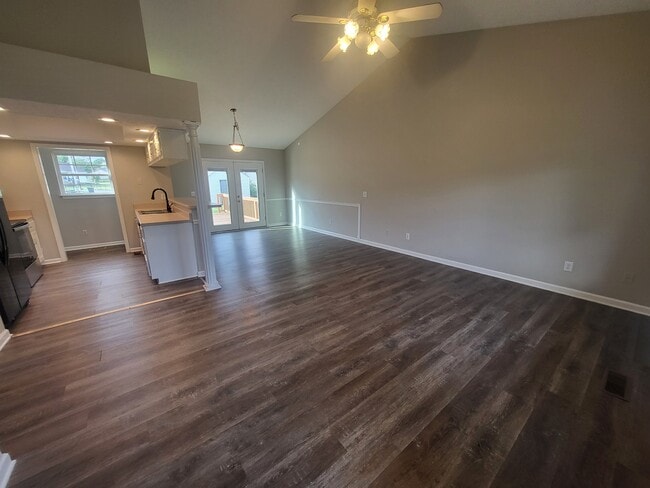 Photo - 110 Kenwood Dr