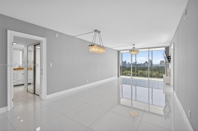 Photo - 20379 W Country Club Dr Unidad 2234