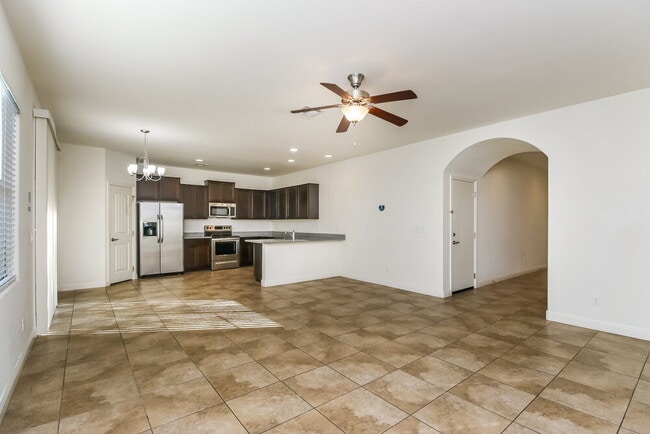 Photo - 5535 E June St