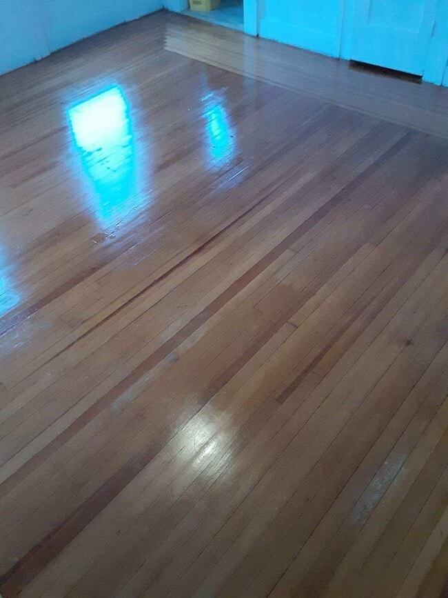 Building Photo - 185 Thames St Unit B-1