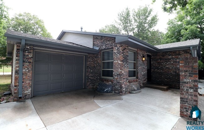 Building Photo - 4810-4812 Ginny Avenue Unit 4810 Ginny Avenue