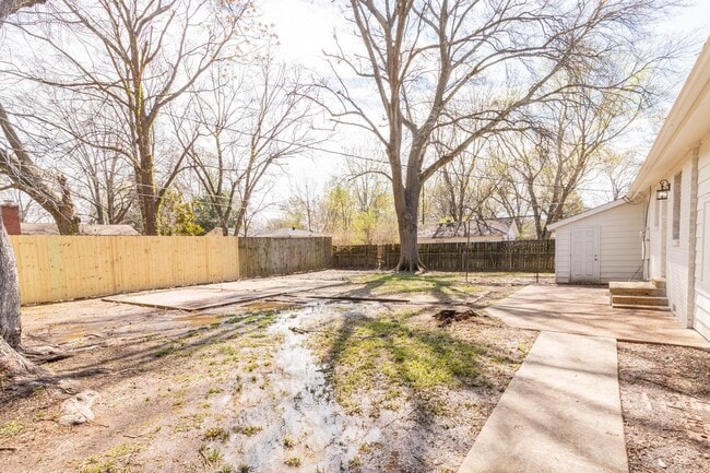 Photo - 5442 Loch Lomond Rd