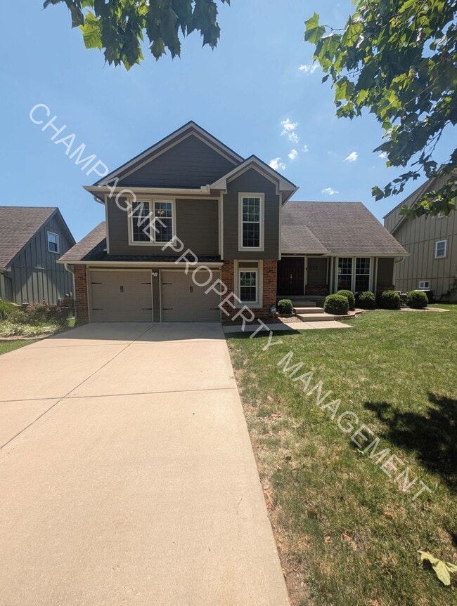 Building Photo - GORGEOUS LENEXA HOME FOR RENT - FLAT ROCK ...
