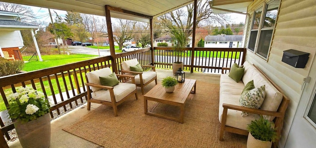 Building Photo - 253 Hillside Cir Unit 253 Hillside Circle  2