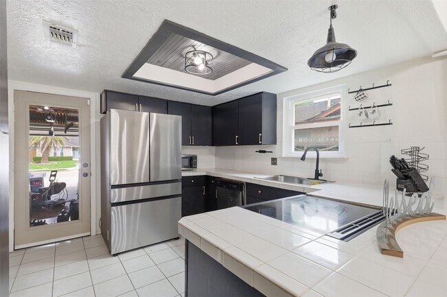 Photo - 17211 Camberwell Green Ln