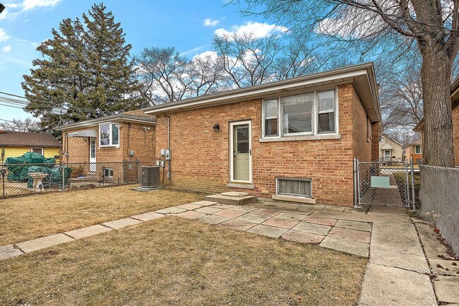 Photo - 11242 S Whipple St