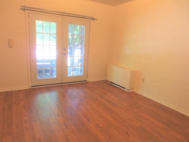 Building Photo - 6350 Forward Ave Unit 14