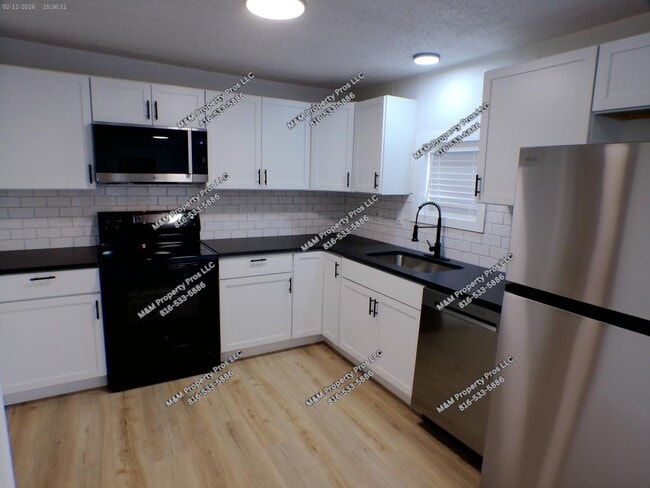 Photo - 8208 W 81st St