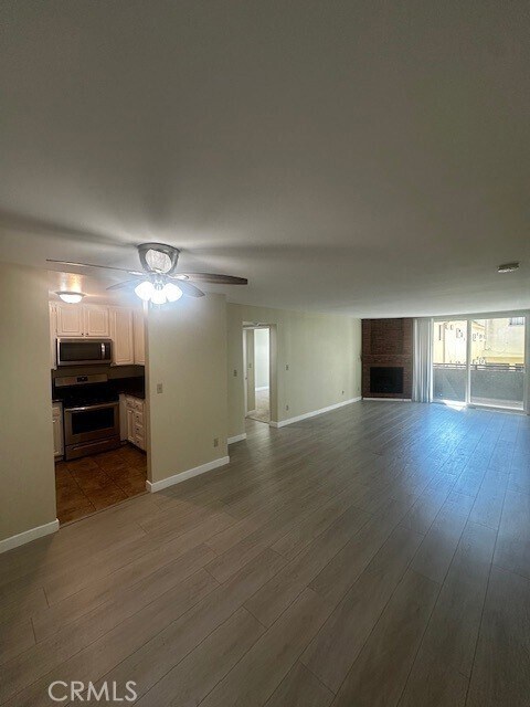 Photo - 1247 Stoner Ave Unidad 105