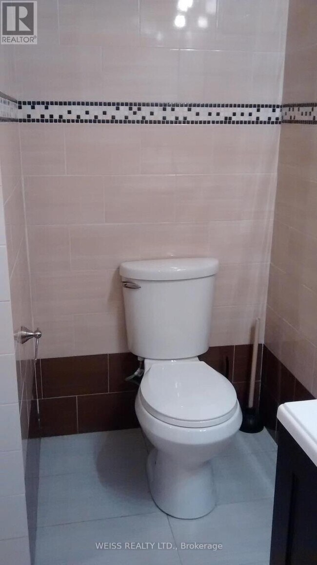 Photo - 4063 Ellesmere Rd