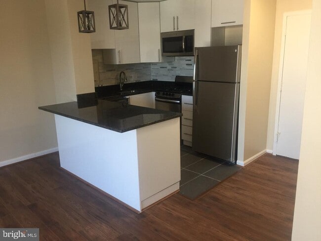 Photo - 950 25th St NW Unit 1029-N