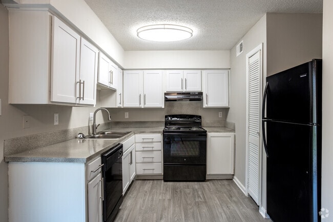 2HAB, 1.5BA: 975 ft² - x - Cedar Ridge Apartments