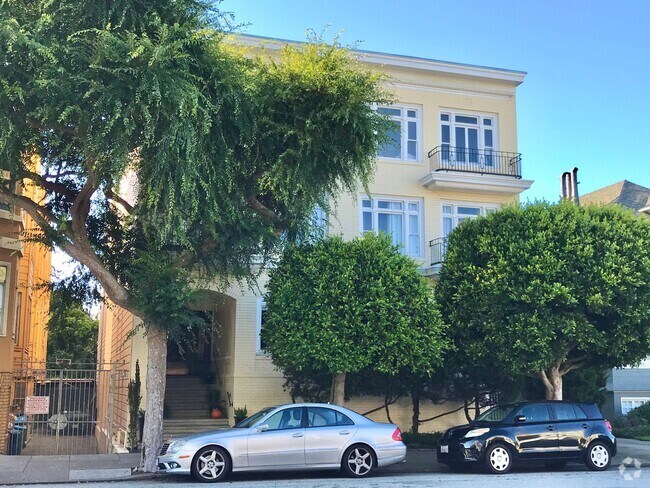 Building Photo - SPACIOUS, Elegant Jordan Park 2-3BR+ Sunro... Unit 4 Rental