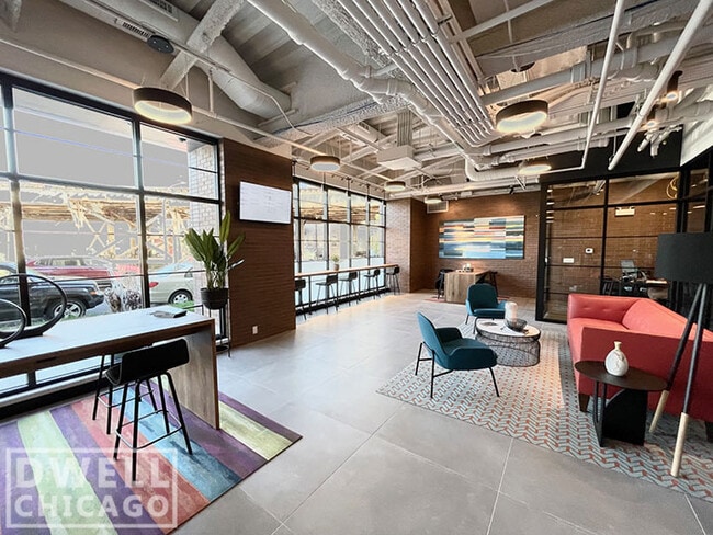 Photo - 951 W Dakin St