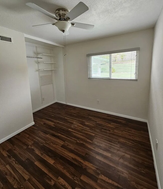 Photo - 2127 Hanford Dr