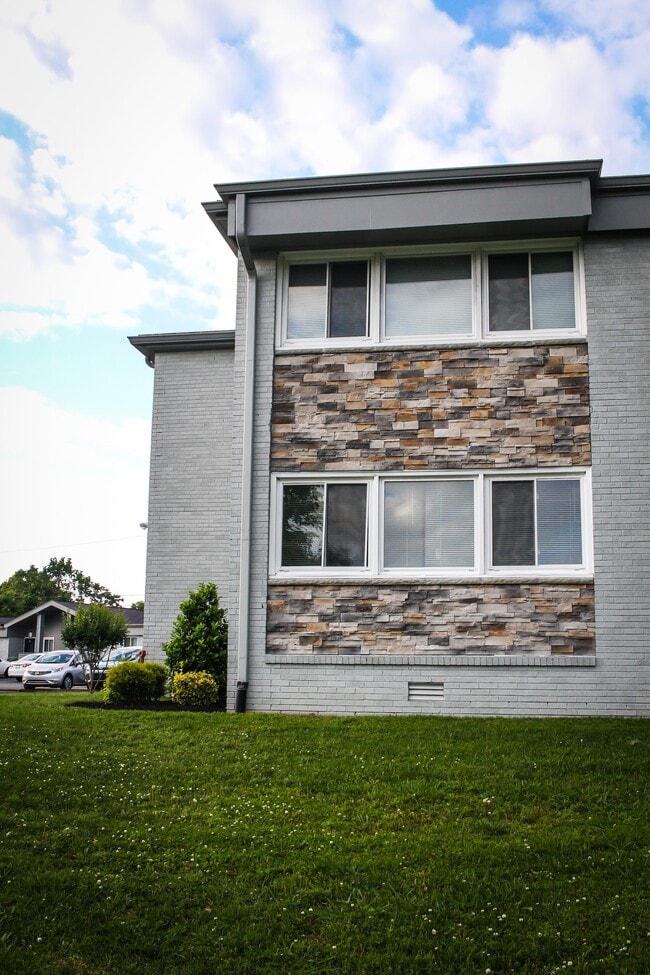 Photo - 1900 Richard Jones Rd Unit R2 Green Hills Condo