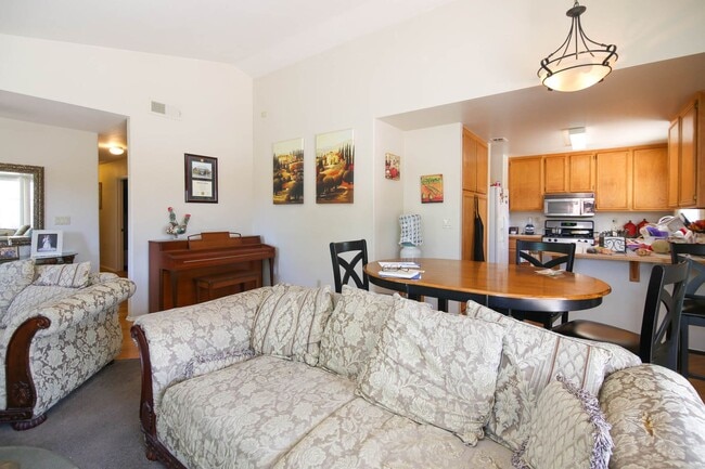 Photo - Santa Fe Hills Detached Home