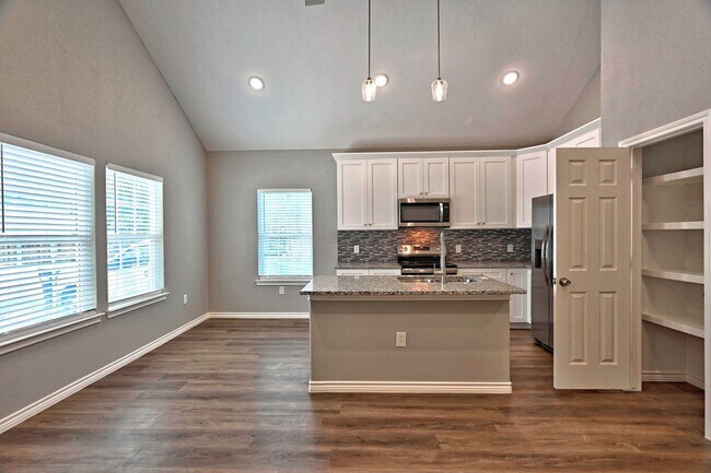 Photo - 11913 Nelwood St