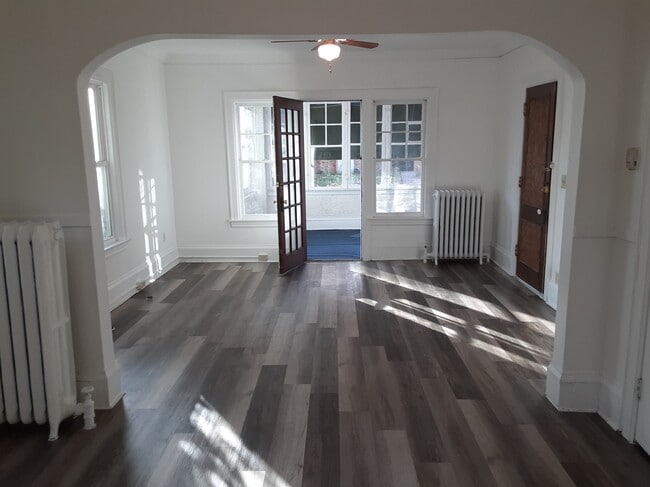 Building Photo - 2439 Harriet Ave Unit #3 Rental