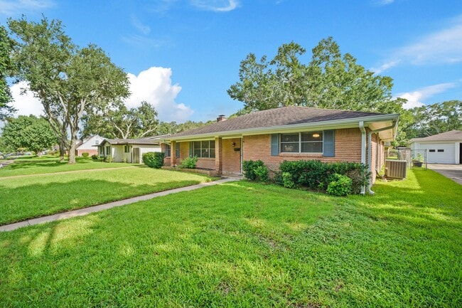 Building Photo - 5810 Wigton Dr Rental