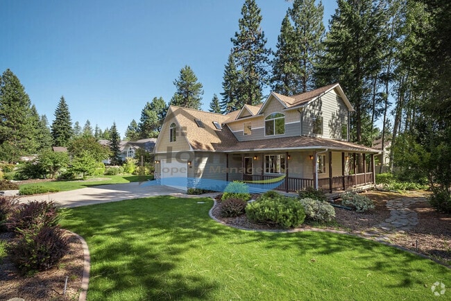 Building Photo - Beautiful Craftsman Home with Amazing Back...